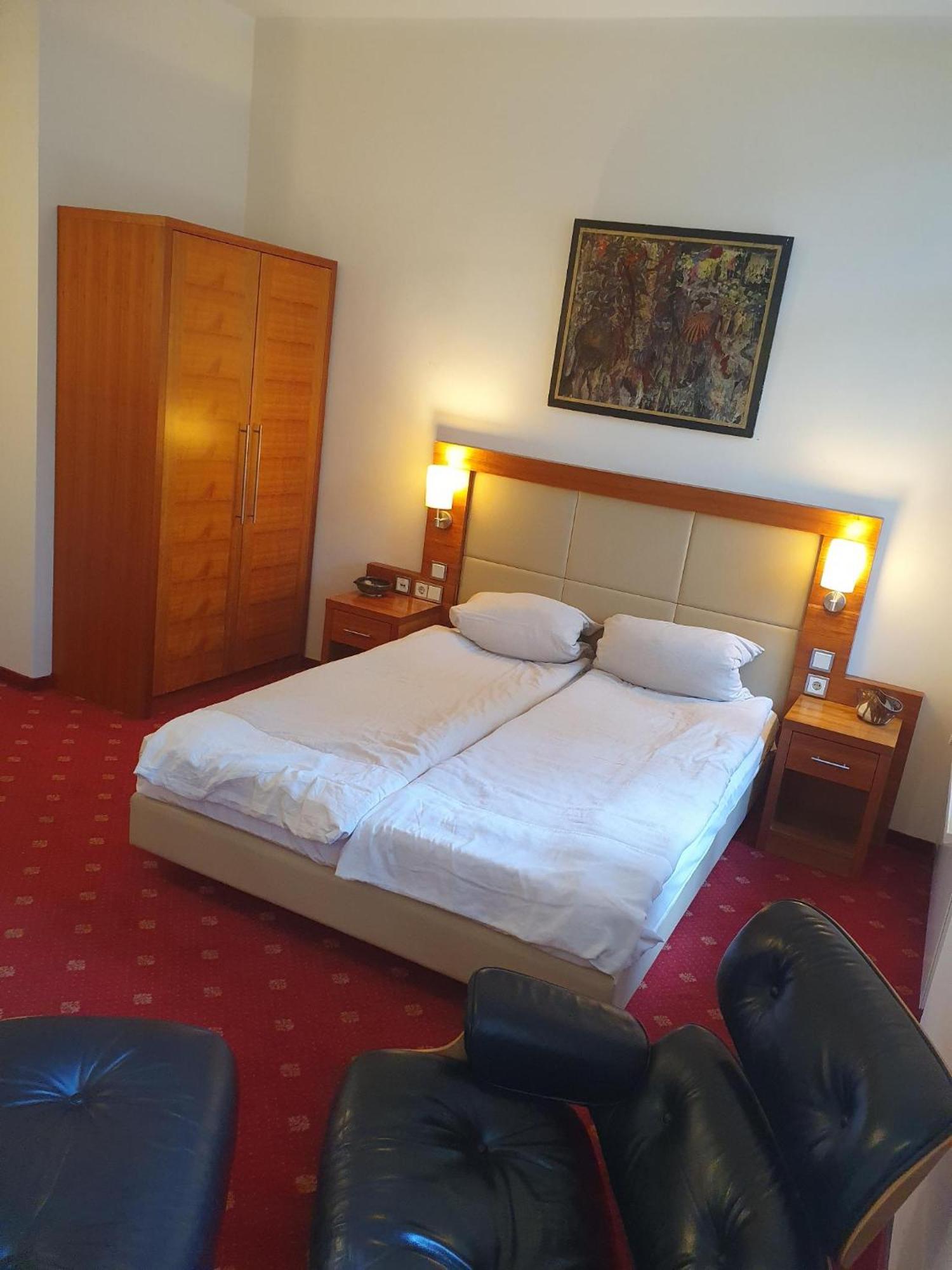 Die Villa, Zimmer 26, Dz Леверкузен Екстериор снимка