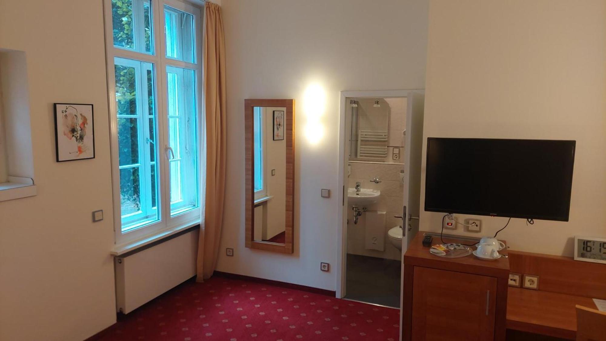 Die Villa, Zimmer 26, Dz Леверкузен Екстериор снимка