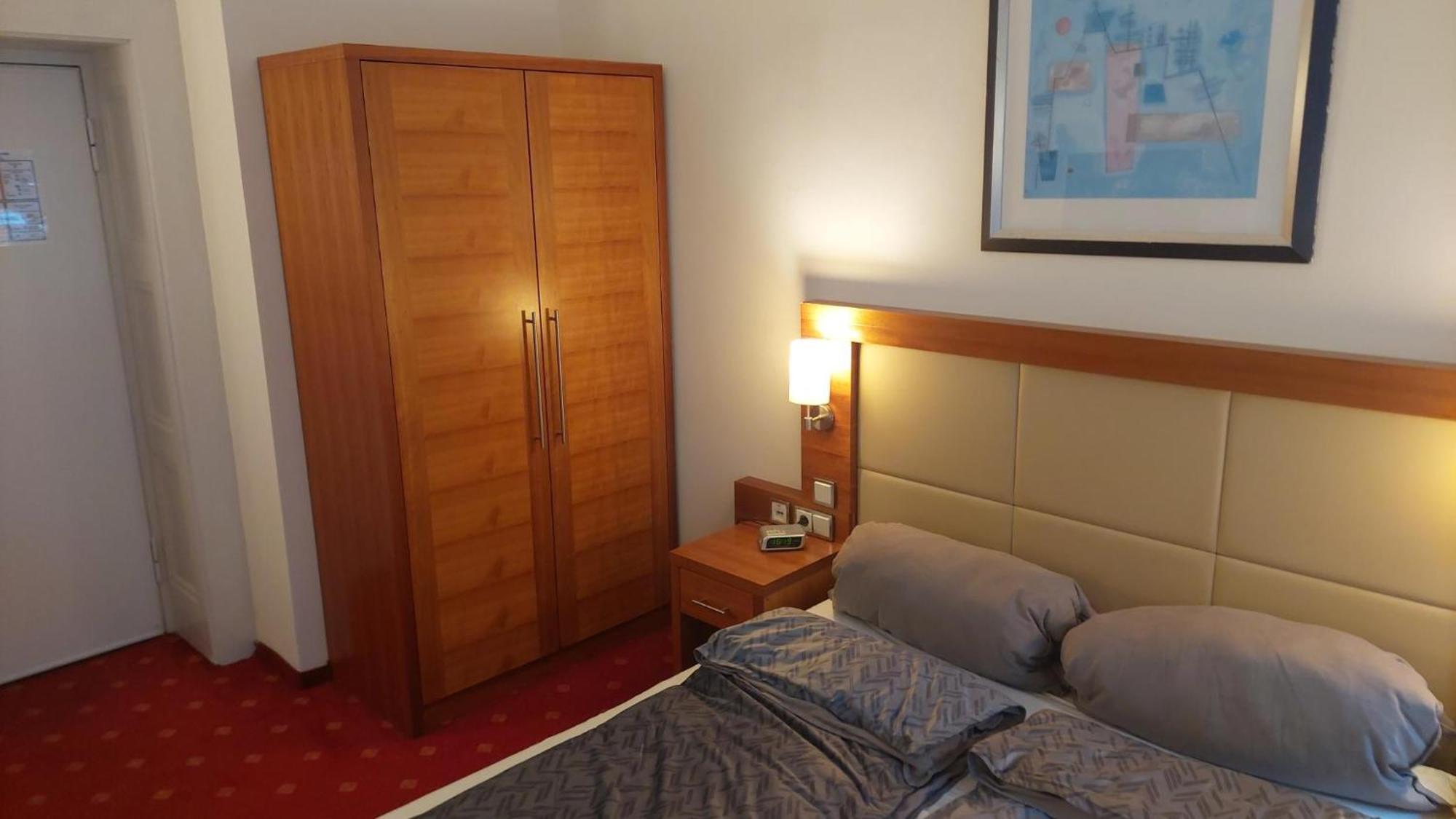 Die Villa, Zimmer 26, Dz Леверкузен Екстериор снимка