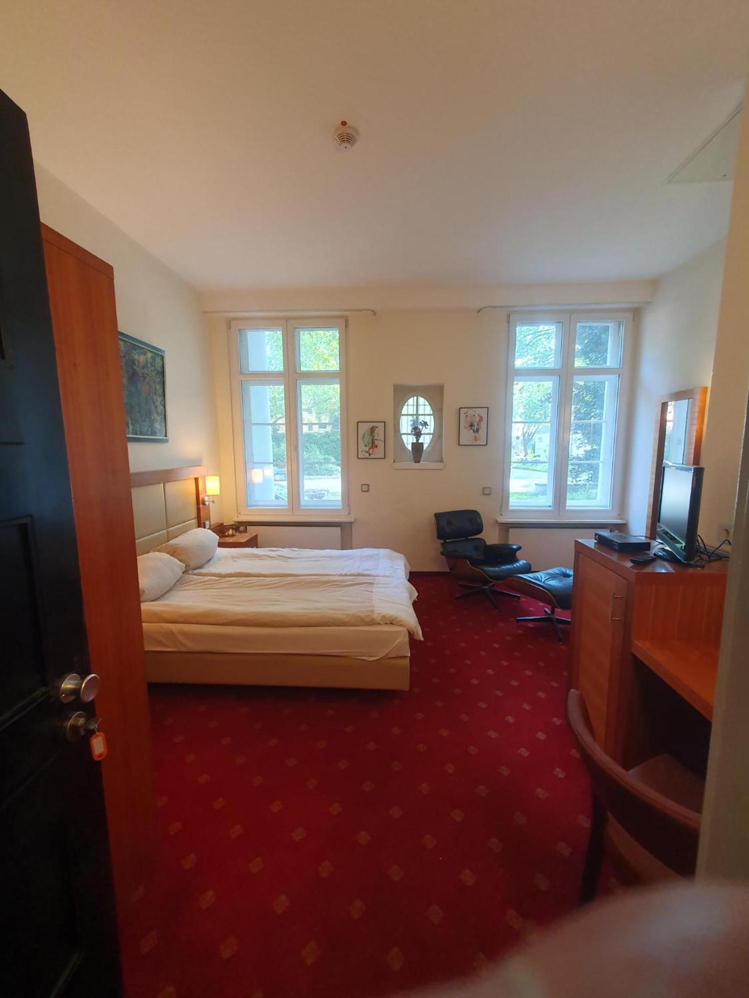 Die Villa, Zimmer 26, Dz Леверкузен Екстериор снимка